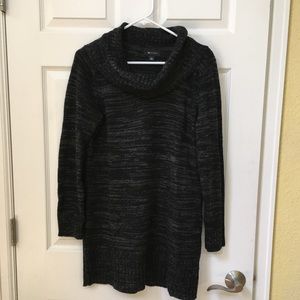 Large black/gray tunic sweater